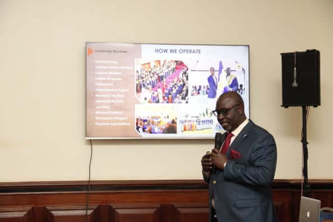 Hon. Robert Waggwa Nsibirwa shares insights on Buganda's traditional leadership with guests from the Rwenzururu Businga Hon. Robert Waggwa Nsibirwa shares insights on Buganda's traditional leadership with guests from the Rwenzururu Businga